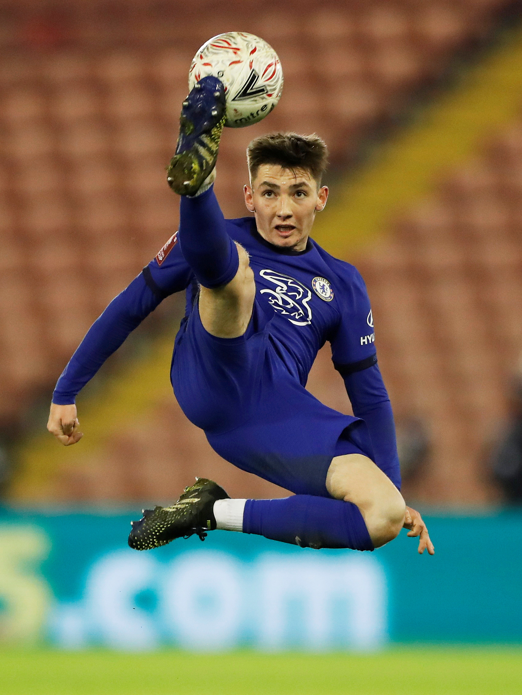 英雄联盟S15队伍-足总杯转会期走向成谜，曼城绝杀压哨，引发热议，临场指挥获称赞(足总杯曼城对卢顿)