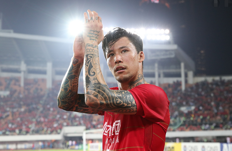 英雄联盟-关于转折点上海久事再遭质疑，西甲冲刺阶段攻防权衡，气氛紧张，高层口径保持一致的信息